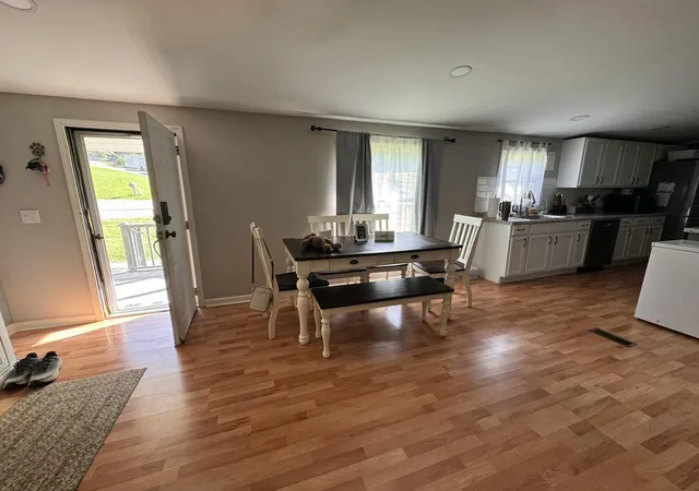 Photo 4 of Single family home for sale at 2297 Abbott Crk Rd, Prestonsburg, KY 41653 | MLS# 26025237 | Listing updated on 2026-09-14