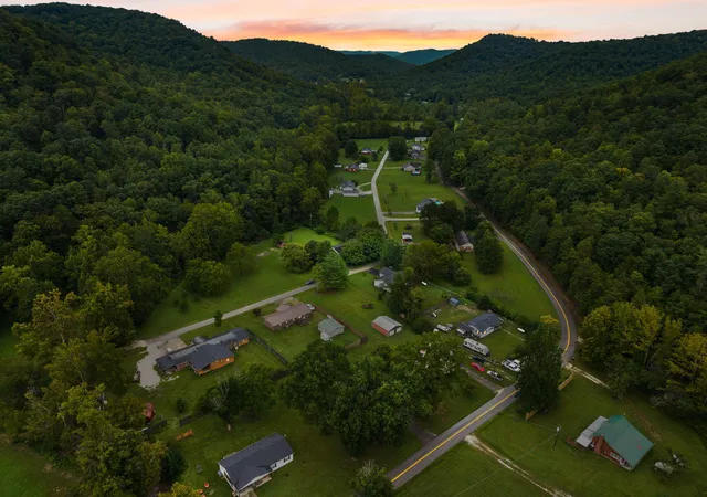 Photo 1 of Single family home for sale at 333 Sycamore Rd, Stanton, KY 40380 | MLS# 26025257 | Listing updated on 2026-09-14