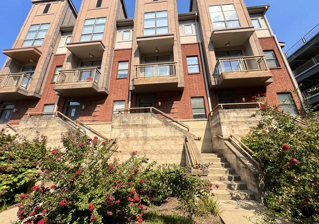 Photo 1 of Townhouse for sale at 576 Bolivar St, Lexington, KY 40508 | MLS# 26025585 | Listing updated on 2026-10-13