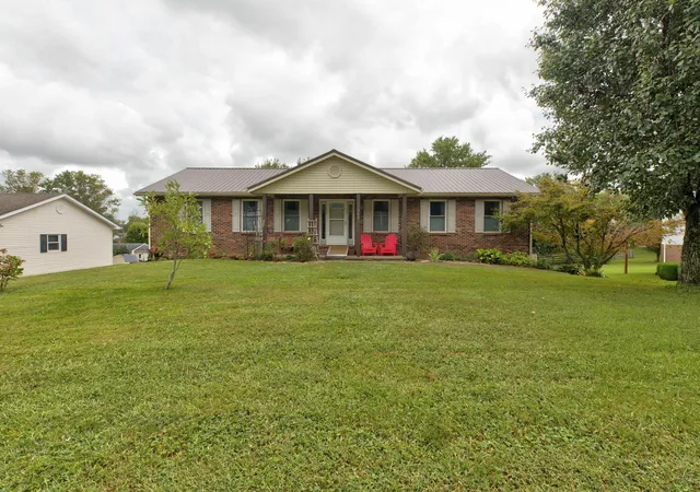 Photo 2 of Single family home for sale at 340 Missionary Ln, Mount Sterling, KY 40353 | MLS# 26025254 | Listing updated on 2026-09-16