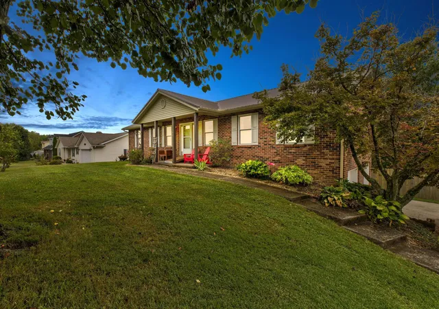 Photo 3 of Single family home for sale at 340 Missionary Ln, Mount Sterling, KY 40353 | MLS# 26025254 | Listing updated on 2026-09-16