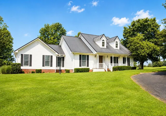 Photo 1 of Single family home for sale at 2222 Clintonville Rd, Paris, KY 40361 | MLS# 26025258 | Listing updated on 2026-10-13
