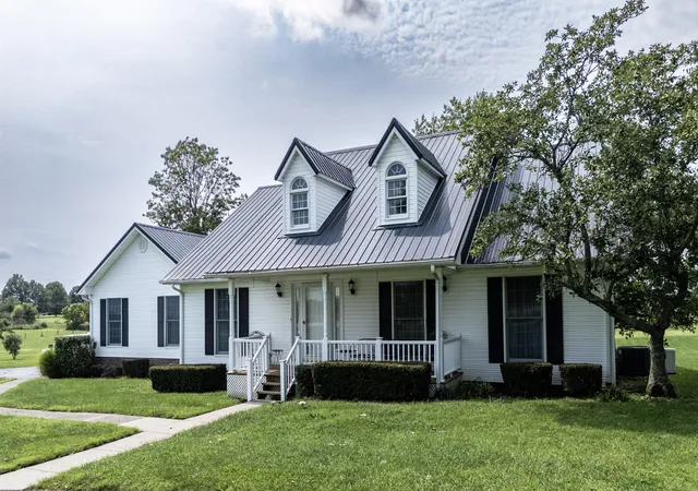 Photo 1 of Single family home for sale at 2222 Clintonville Rd, Paris, KY 40361 | MLS# 26025258 | Listing updated on 2026-10-13