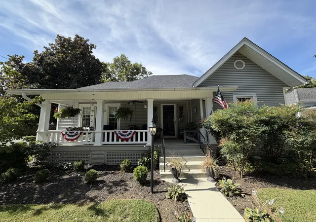 Photo 1 of Single family home for sale at 118 College St, Winchester, KY 40391 | MLS# 26025290 | Listing updated on 2026-09-15