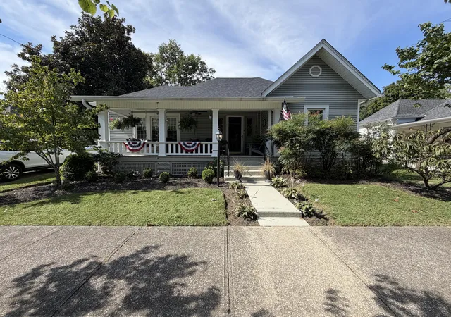 Photo 2 of Single family home for sale at 118 College St, Winchester, KY 40391 | MLS# 26025290 | Listing updated on 2026-09-15