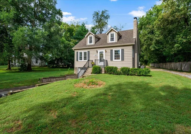 Photo 3 of Single family home for sale at 1079,1083 Shakertown Rd, Danville, KY 40422 | MLS# 26025327 | Listing updated on 2026-09-15