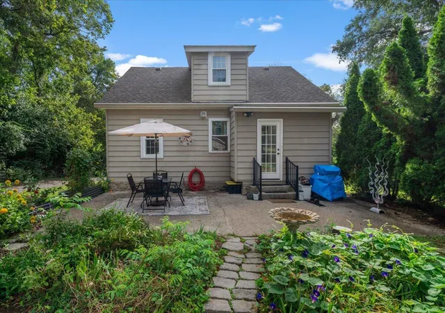 Photo 2 of Single family home for sale at 1079,1083 Shakertown Rd, Danville, KY 40422 | MLS# 26025327 | Listing updated on 2026-10-03