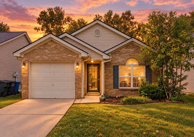 Photo 1 of Single family home for sale at 996 Winding Oak Trl, Lexington, KY 40511 | MLS# 26025347 | Listing updated on 2026-09-15