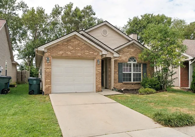 Photo 3 of Single family home for sale at 996 Winding Oak Trl, Lexington, KY 40511 | MLS# 26025347 | Listing updated on 2026-09-15
