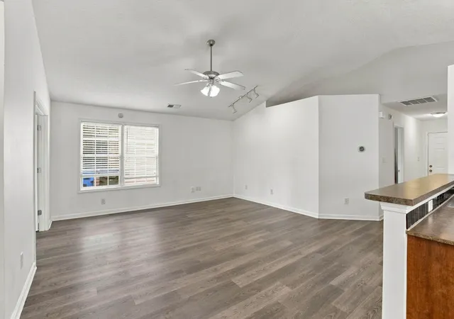 Photo 3 of Single family home for sale at 996 Winding Oak Trl, Lexington, KY 40511 | MLS# 26025347 | Listing updated on 2026-09-15