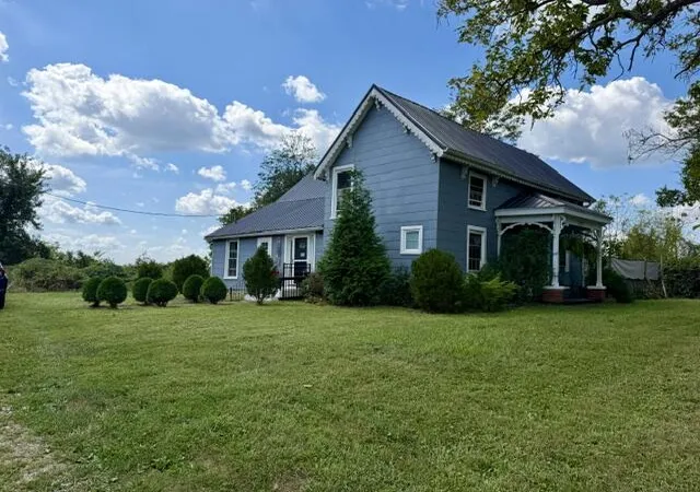 Photo 1 of Single family home for sale at 7353 Ironworks Rd, Winchester, KY 40391 | MLS# 26025300 | Listing updated on 2026-10-13