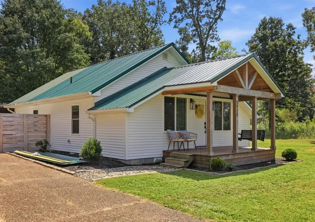 Photo 2 of Single family home for sale at 5920 Metropolis Lake Rd, West Paducah, KY 42086 | MLS# 26025316 | Listing updated on 2026-09-14