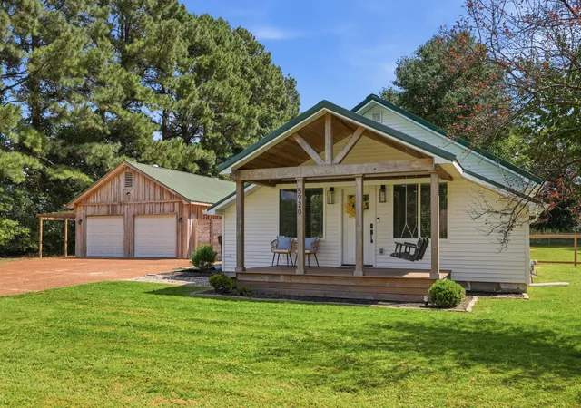Photo 3 of Single family home for sale at 5920 Metropolis Lake Rd, West Paducah, KY 42086 | MLS# 26025316 | Listing updated on 2026-09-14