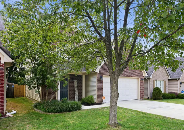 Photo 2 of Single family home for sale at 3009 Many Oaks Park, Lexington, KY 40509 | MLS# 26025289 | Listing updated on 2026-09-14