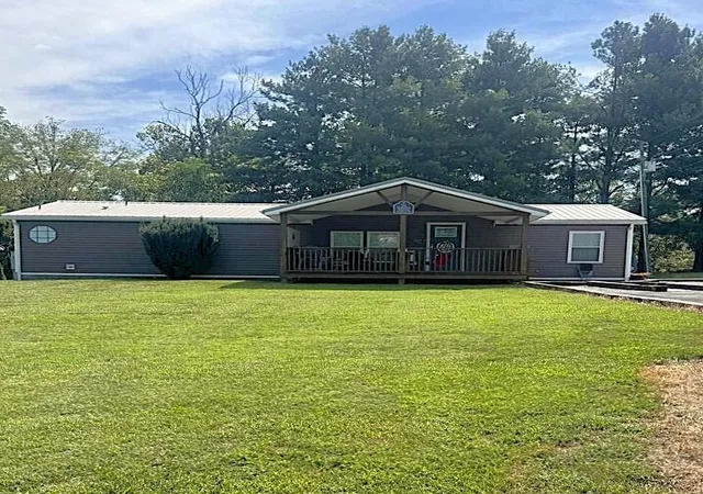 Single family home for sale at 183 Linkview Rd, Jamestown, KY 42629 | MLS# 26025480