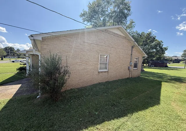 Photo 3 of Single family home for sale at 123 S 1st Street, Mayfield, KY 42066 | MLS# 26025299 | Listing updated on 2026-09-14