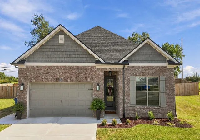 Photo 3 of Sale Pending at 420 San Antonio Way, Nicholasville, KY 40356 | MLS# 26025461 | Listing updated on 2026-10-21