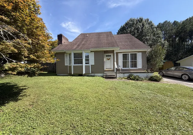 Single family home for sale at 8 Castleford Way, Middlesboro, KY 40965 | MLS# 26025315
