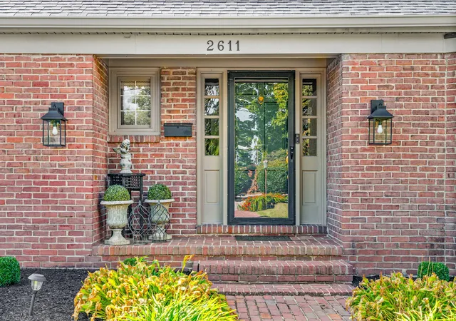 Photo 4 of Single family home for sale at 2611 Cayce Meade Dr, Hopkinsville, KY 42240 | MLS# 26025312 | Listing updated on 2026-09-14