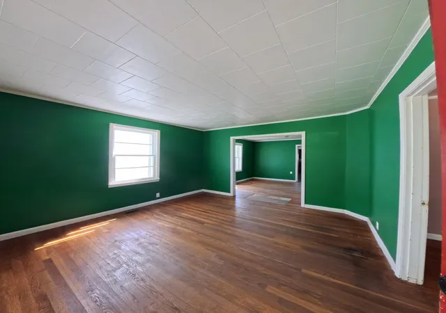 Photo 4 of Single family home for sale at 628 Cantrill St, Irvine, KY 40336 | MLS# 26025768 | Listing updated on 2026-10-19