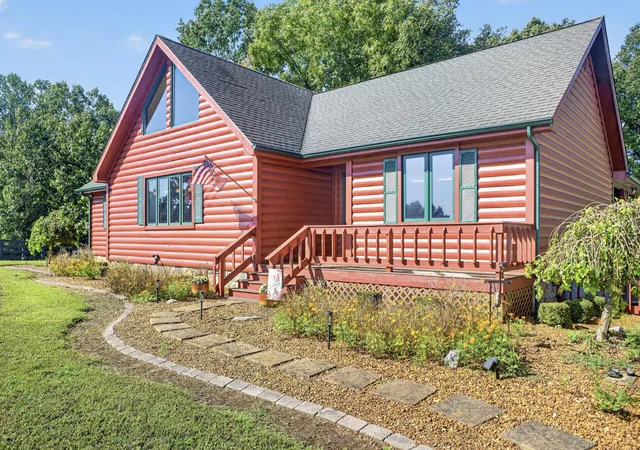 Photo 3 of Single family home for sale at 510 Nannie Neal Rd, Hardin, KY 42048 | MLS# 26025558 | Listing updated on 2026-10-20