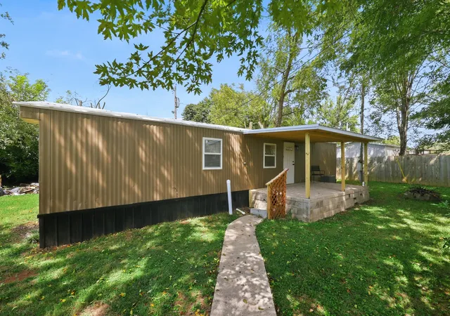 Photo 2 of Single family home for sale at 161 Cool Breeze Dr #55, Nicholasville, KY 40356 | MLS# 26025706 | Listing updated on 2026-10-13