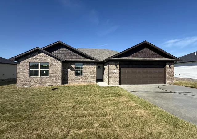 Single family home for sale at 279 Stoney Crk Way, Berea, KY 40403 | MLS# 26025321