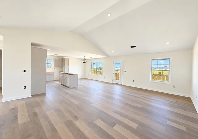 Photo 1 of Single family home for sale at 279 Stoney Crk Way, Berea, KY 40403 | MLS# 26025321 | Listing updated on 2026-09-15