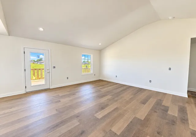 Photo 2 of Single family home for sale at 279 Stoney Crk Way, Berea, KY 40403 | MLS# 26025321 | Listing updated on 2026-09-15