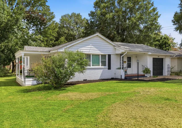 Photo 2 of Single family home for sale at 948 S 1st Street, Mayfield, KY 42066 | MLS# 26025338 | Listing updated on 2026-09-15
