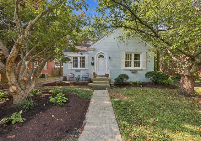 Photo 1 of Sale Pending at 220 Barberry Ln, Lexington, KY 40503 | MLS# 26025412 | Listing updated on 2026-10-13