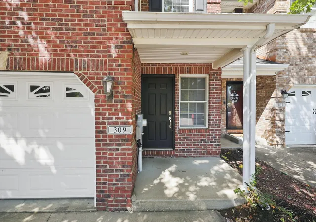 Photo 2 of Sale Pending at 309 Faulconer Dr, Nicholasville, KY 40356 | MLS# 26025405 | Listing updated on 2026-10-13