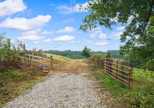 Photo 3 of Sale Pending at 155 River Hl Rd, East Bernstadt, KY 40729 | MLS# 26025336 | Listing updated on 2026-10-01