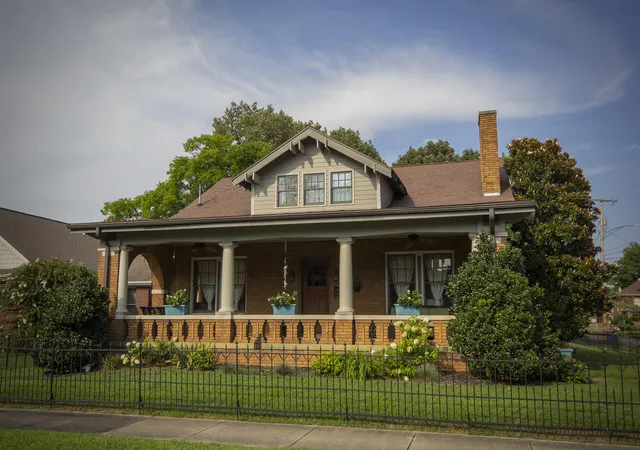 Single family home for sale at 400 N 16th Street, Paducah, KY 42001 | MLS# 26025525