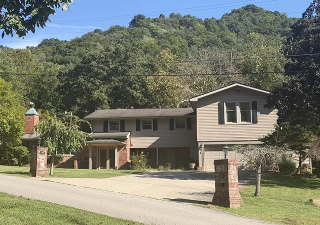 Photo 1 of Single family home for sale at 891 Woodland Hills, Harlan, KY 40831 | MLS# 26025370 | Listing updated on 2026-10-20