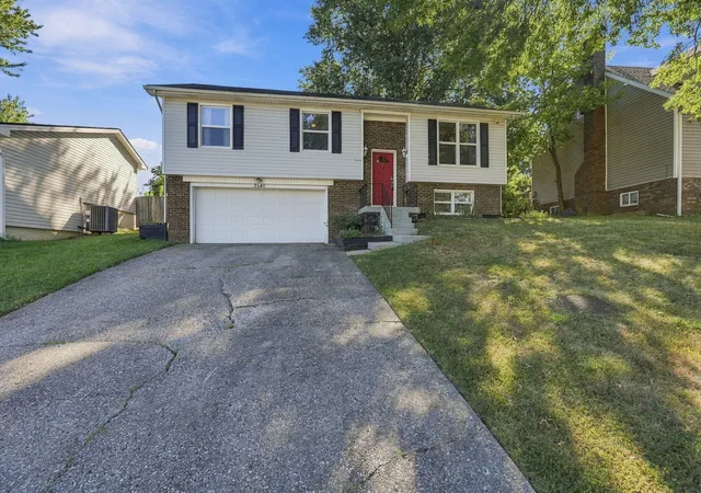Photo 3 of Single family home for sale at 3540 Sundart Dr, Lexington, KY 40517 | MLS# 26025466 | Listing updated on 2026-10-13
