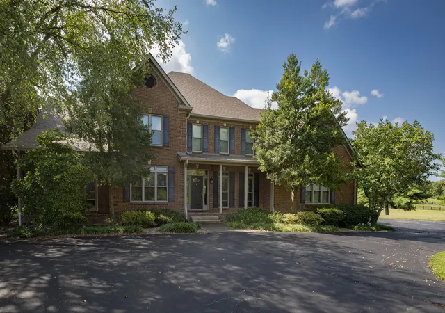 Photo 4 of Single family home for sale at 6100 Winchester Rd, Lexington, KY 40509 | MLS# 26025352 | Listing updated on 2026-09-15