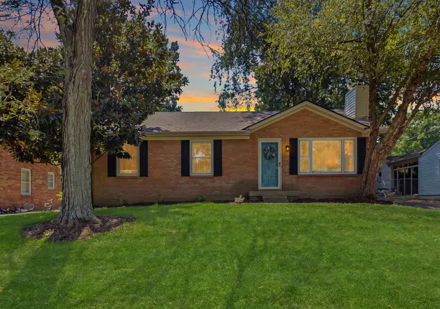 Single family home for sale at 952 Gregory Way, Lexington, KY 40514 | MLS# 26025656