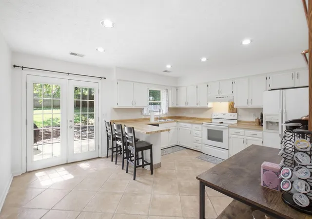 Photo 3 of Single family home for sale at 952 Gregory Way, Lexington, KY 40514 | MLS# 26025656 | Listing updated on 2026-10-21