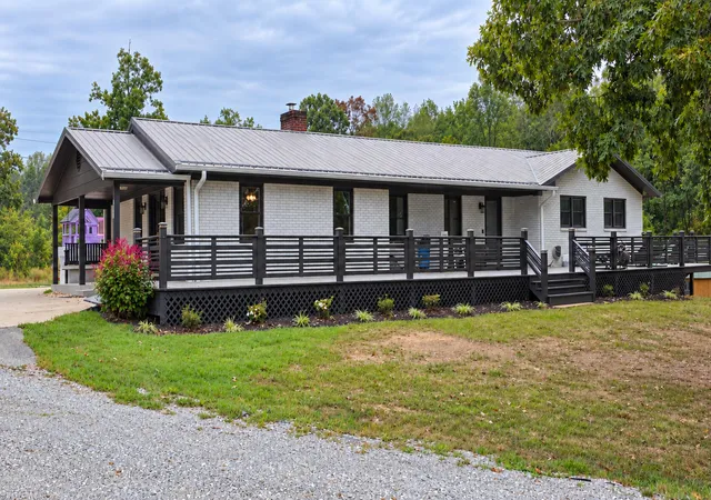 Photo 1 of Single family home for sale at 272 Grimes Rd, London, KY 40741 | MLS# 26025779 | Listing updated on 2026-10-13