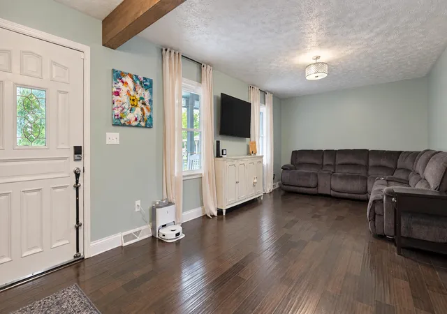 Photo 2 of Single family home for sale at 272 Grimes Rd, London, KY 40741 | MLS# 26025779 | Listing updated on 2026-10-13