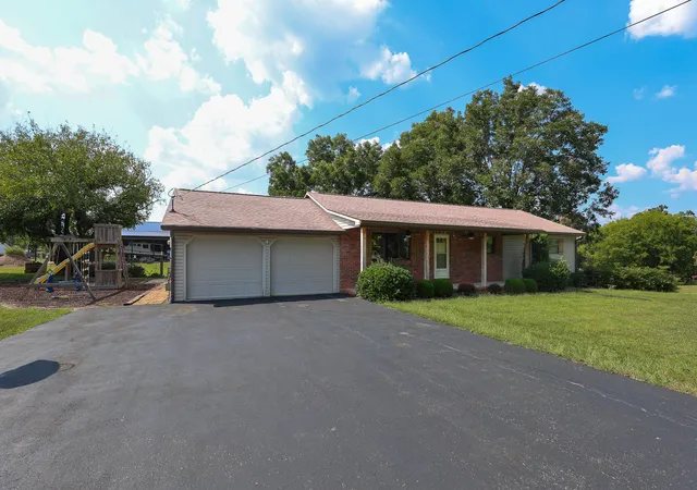 Photo 3 of Single family home for sale at 91 Thorn Rd, Gilbertsville, KY 42044 | MLS# 26025681 | Listing updated on 2026-10-20