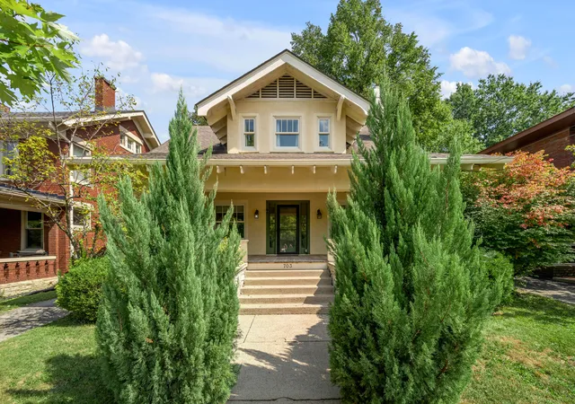 Photo 2 of Single family home for sale at 703 Bullock Pl, Lexington, KY 40508 | MLS# 26026405 | Listing updated on 2026-10-20