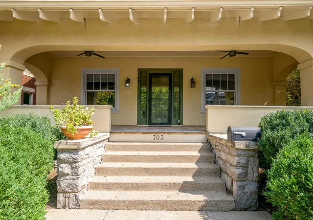 Photo 3 of Single family home for sale at 703 Bullock Pl, Lexington, KY 40508 | MLS# 26026405 | Listing updated on 2026-10-20