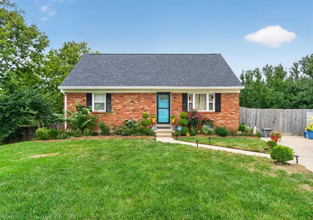 Photo 3 of Single family home for sale at 1633 Thames Dr, Lexington, KY 40517 | MLS# 26026430 | Listing updated on 2026-10-14