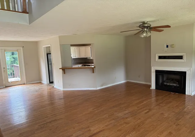 Photo 2 of Sale Pending at 20 Pioneer Point, Campbellsville, KY 42718 | MLS# 26025486 | Listing updated on 2026-10-20