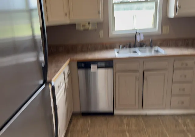 Photo 3 of Sale Pending at 20 Pioneer Point, Campbellsville, KY 42718 | MLS# 26025486 | Listing updated on 2026-10-20