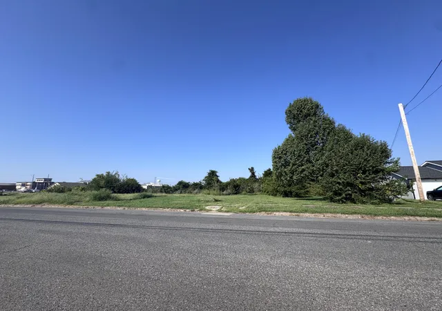 Photo 1 of Land for sale at 235 N 5th Street, Mayfield, KY 42066 | MLS# 26025415 | Listing updated on 2026-09-15