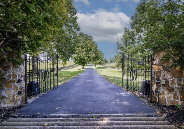 Photo 3 of Mansion for sale at 5487 Athens Walnut Hl Rd, Lexington, KY 40515 | MLS# 26026179 | Listing updated on 2026-10-13