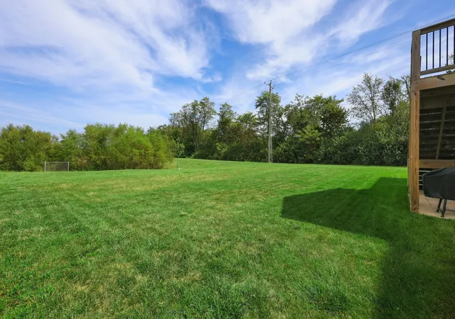 Photo 3 of Single family home for sale at 141 Meadowcrest Dr, Georgetown, KY 40324 | MLS# 26025832 | Listing updated on 2026-10-13
